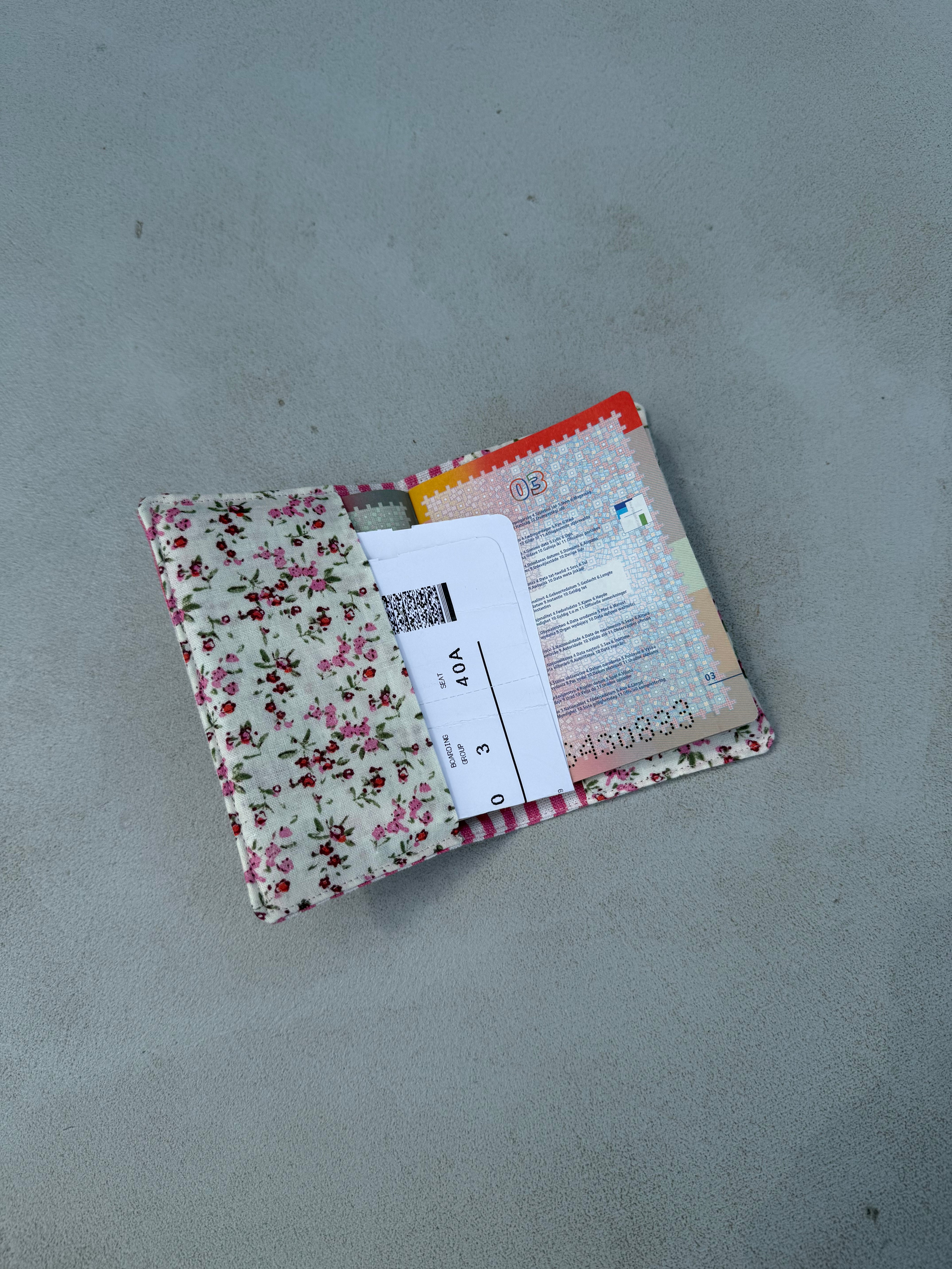 Funda Pasaporte Rayas Rosas
