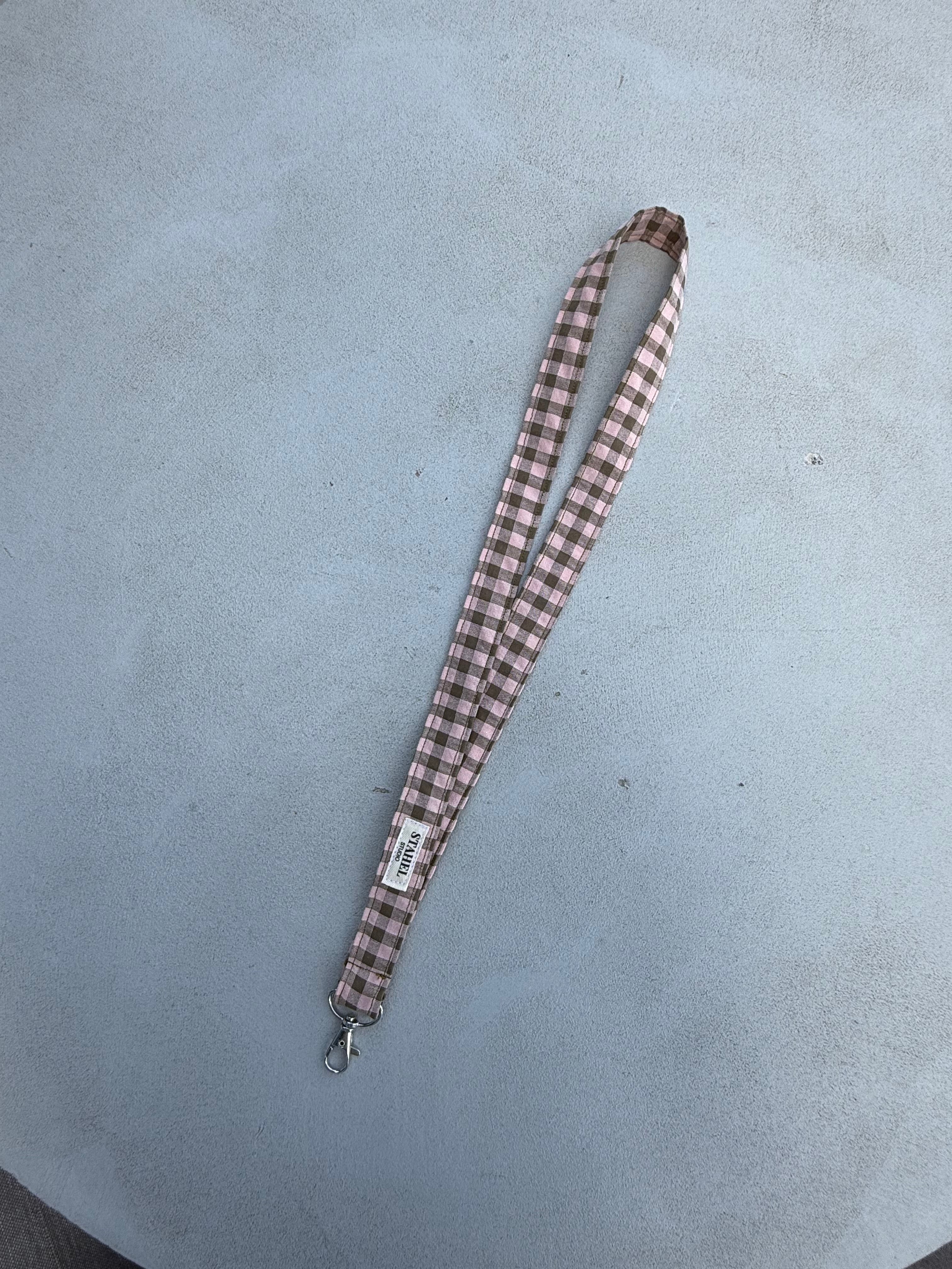 Cuelga móvil y llaves rosa/caqui